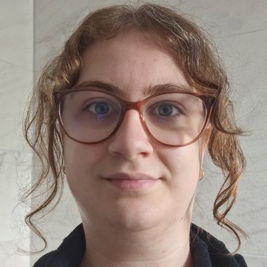 Mariska R. - Freelance Artworker