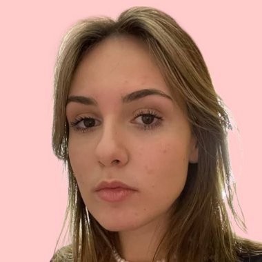 Oksana H. - Freelance Brand Designer