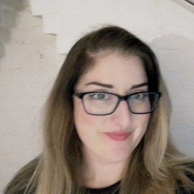 Maria R. - Freelance Graphic Designer