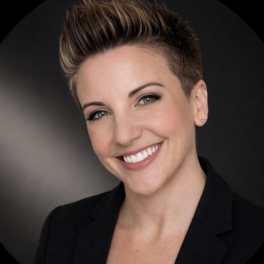 Linda B. - Freelance Content Strategist