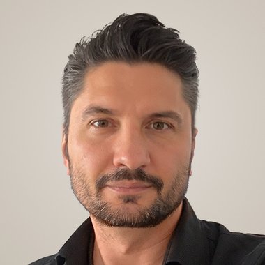 Christopher W. - Freelance Ui Designer