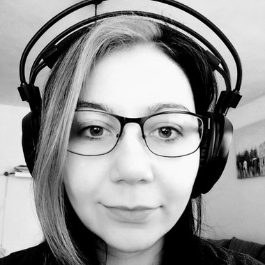 Diana U. - Freelance Voiceover Artist