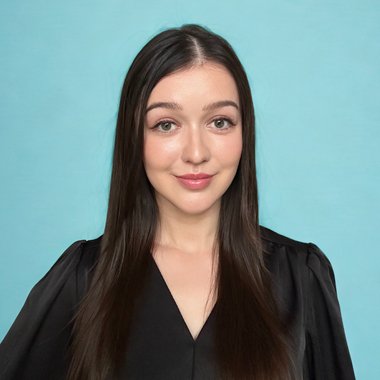 Yanira C. - Freelance Content Creator