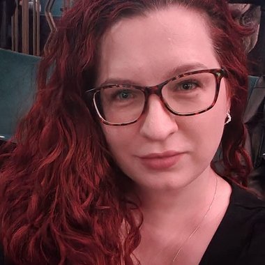 Emma E. - Freelance Copywriter