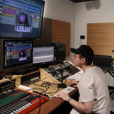 MixedByHarrison - Freelance Recording Studio