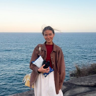 Sammii D. - Freelance Graphic Designer