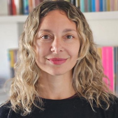 Elinadra - Freelance Vocalist