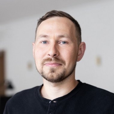 Slava - Freelance Pitch Deck Designer