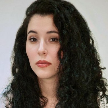 Alyne A. - Freelance Graphic Designer