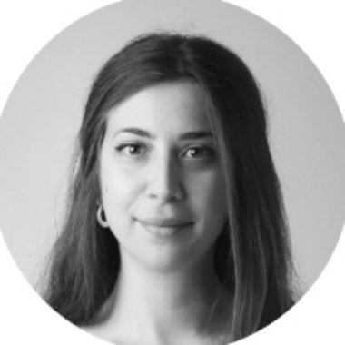 Joan K. - Freelance Stylist
