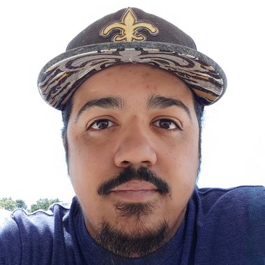 Armando F. - Freelance Graphic Designer