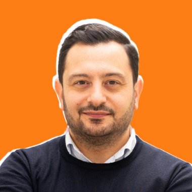 Hovik T. - Freelance Fractional Cmo