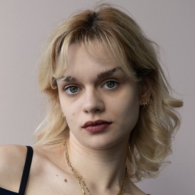 Lea M. - Freelance Graphic Designer