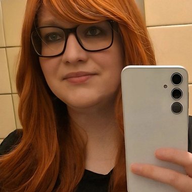 Polina J. - Freelance Ui Designer