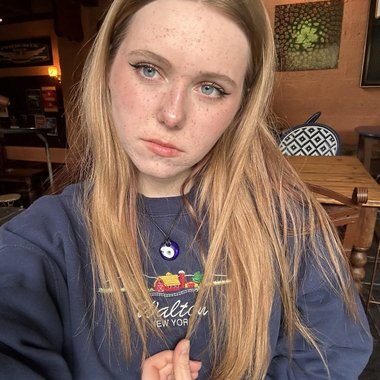 Nika H. - Freelance Front End Developer