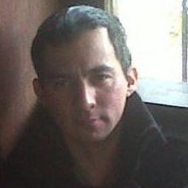 Victor Y. - Freelance Graphic Designer