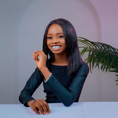 Debee - Freelance Image Editor