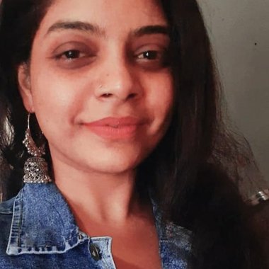 Deepsaaly - Freelance Graphic Designer