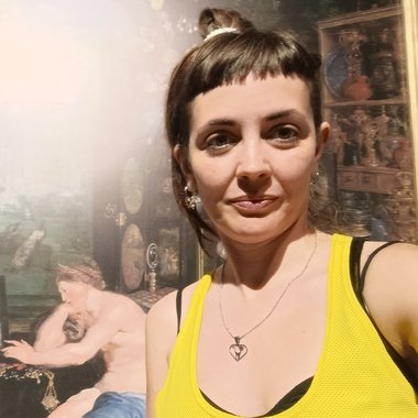 Giselle D. - Freelance Bassist