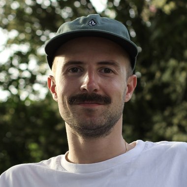 Côme B. - Freelance Graphic Designer