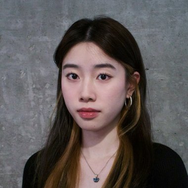 Jennifer W. - Freelance Graphic Designer