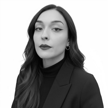 Magdalena C. - Freelance Brand Designer