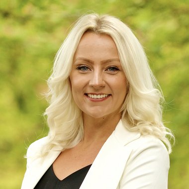 Charlotte S. - Freelance Designer