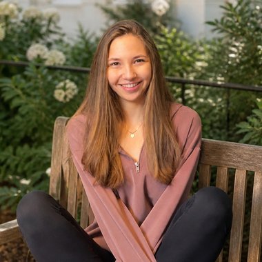 Larissa - Freelance Digital Marketer