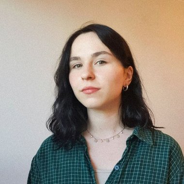 Olena L. - Freelance Logo Designer