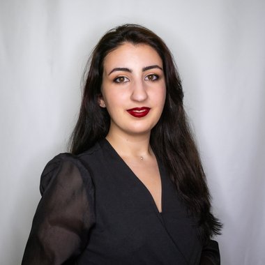 Lígia M. - Freelance Graphic Designer