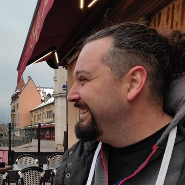 Vincent L. - Freelance Web Developer