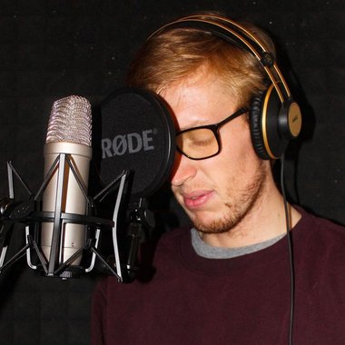 Andrés R. - Freelance Musician