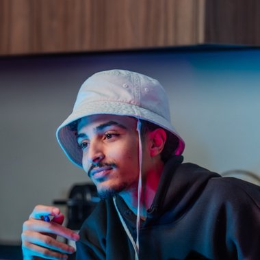 OUSSAMA B. - Freelance Videographer