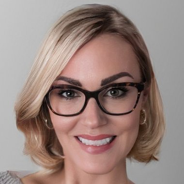 Deanna H. - Freelance Digital Marketer