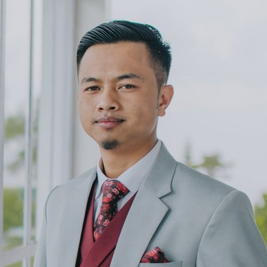 Adrien K. - Freelance Presentation Designer