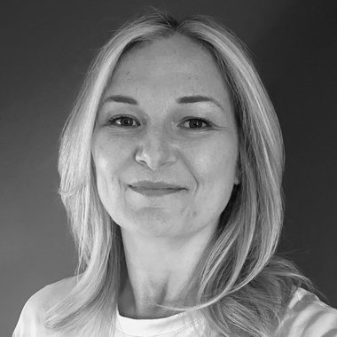 Jane T. - Freelance Digital Marketer