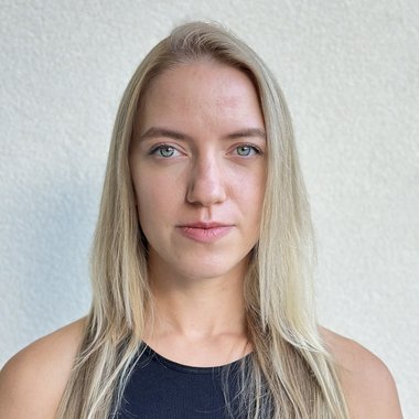 Olha H. - Freelance Graphic Designer