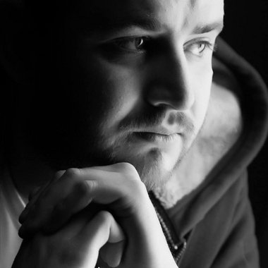 Oliver B. - Freelance Web Designer