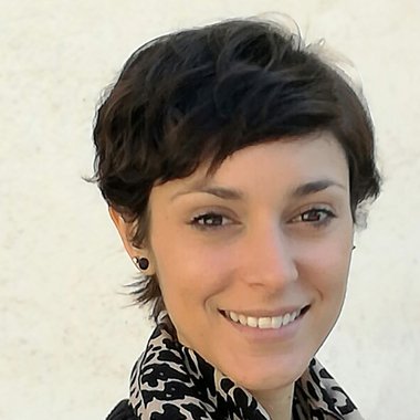 Sabrina R. - Freelance Graphic Designer