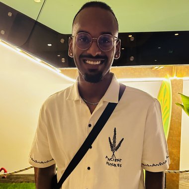 joshuaninesh - Freelance Copywriter