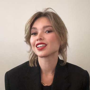 Dina M. - Freelance Social Media Manager