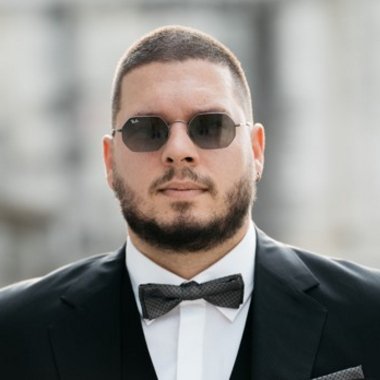 Lado R. - Freelance Motion Graphic Designer