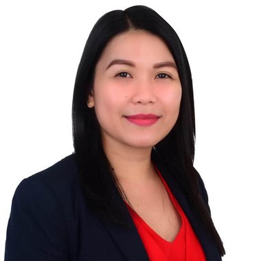 Betsy A. - Freelance Graphic Designer