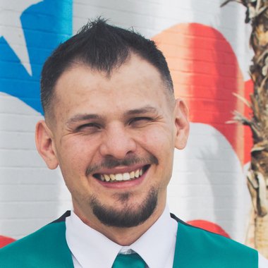 Ian B. - Freelance Graphic Designer