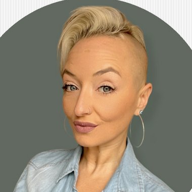 Ariana H. - Freelance Interior Designer