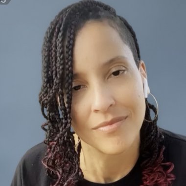 Janora W. - Freelance Content Creator
