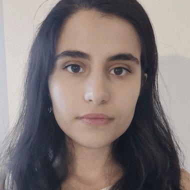 Francesca L. - Freelance Pitch Deck Designer