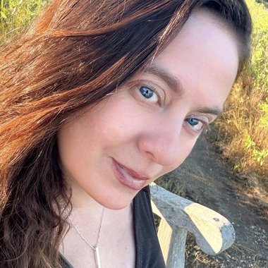 Julia B. - Freelance Violinist