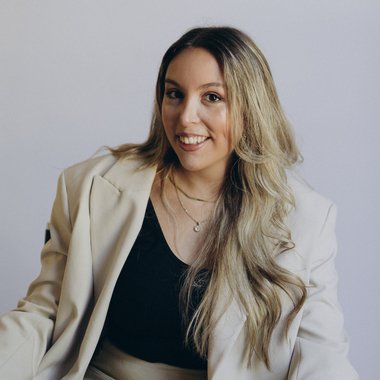Margarida R. - Freelance Logo Designer
