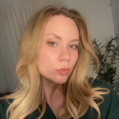 Josephine T. - Freelance Marketer